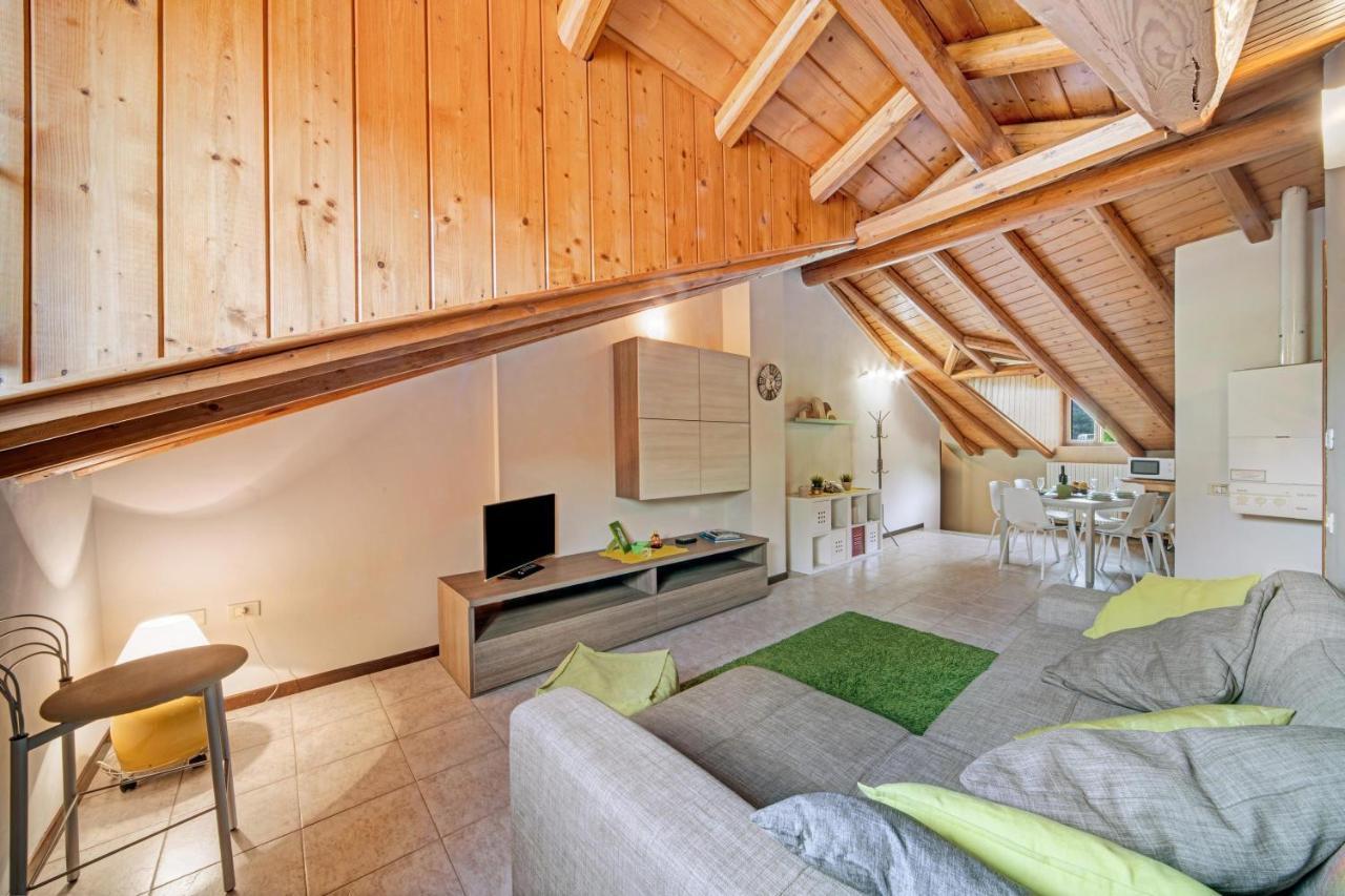 Mansarda Fra Monte E Lago Appartement Esino Lario Buitenkant foto