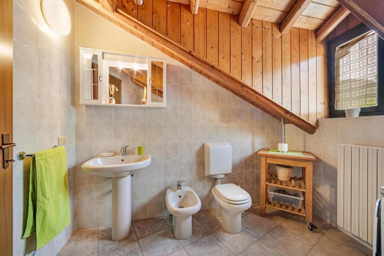 Mansarda Fra Monte E Lago Appartement Esino Lario Buitenkant foto