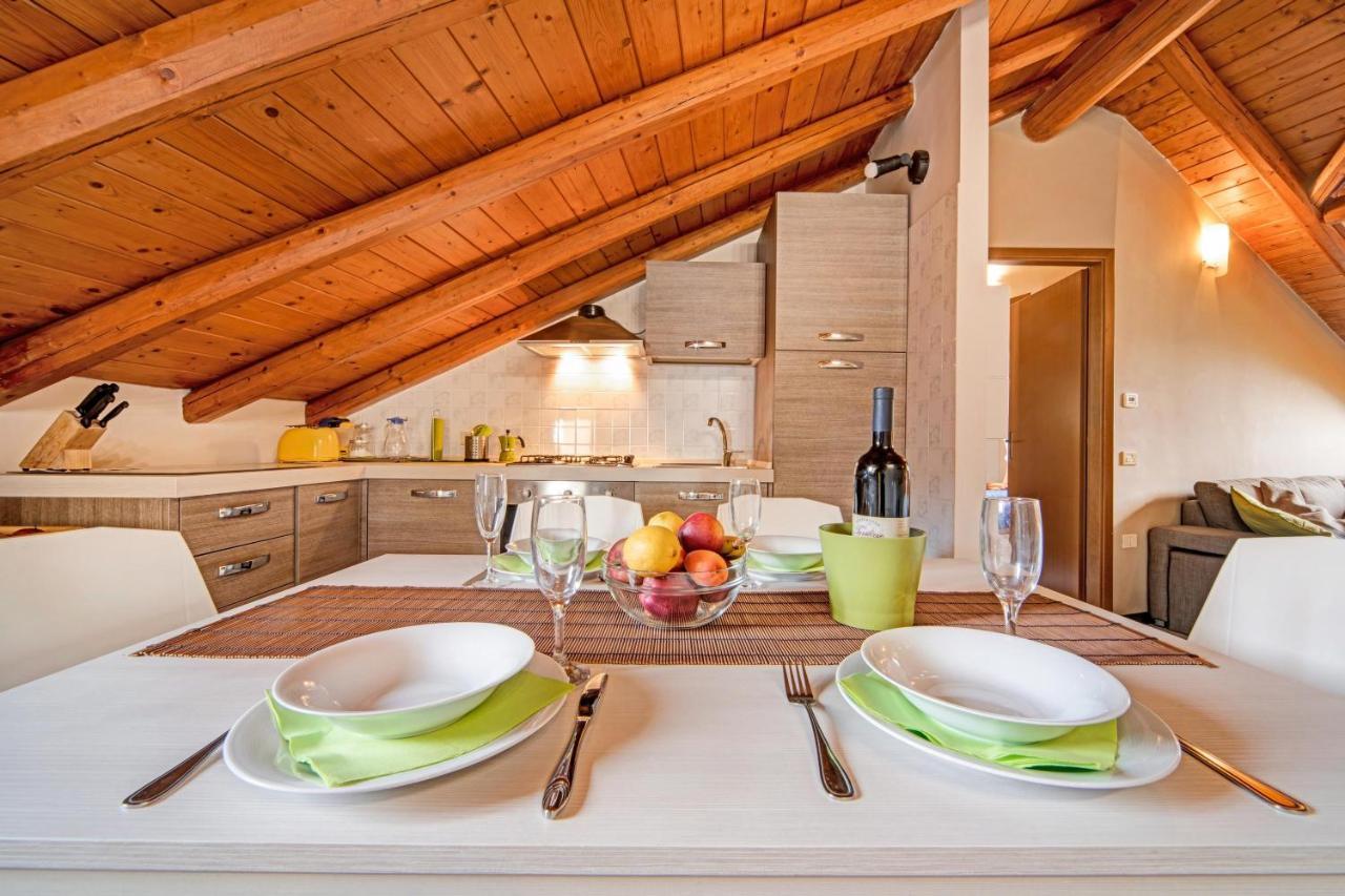 Mansarda Fra Monte E Lago Appartement Esino Lario Buitenkant foto