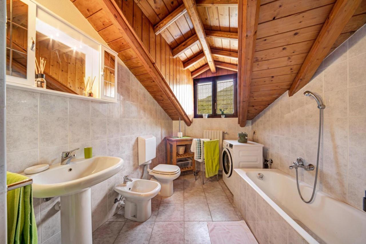 Mansarda Fra Monte E Lago Appartement Esino Lario Buitenkant foto
