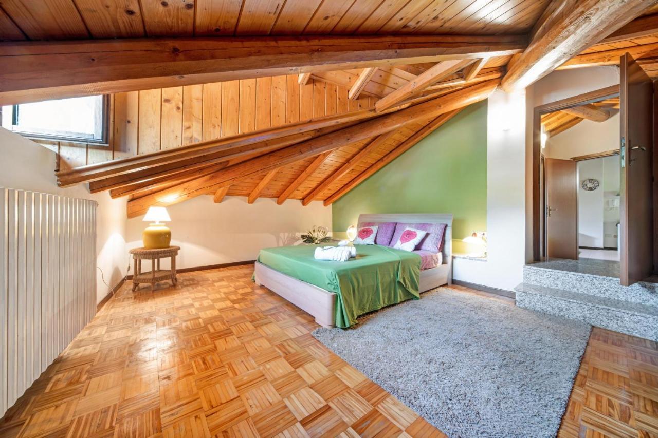 Mansarda Fra Monte E Lago Appartement Esino Lario Buitenkant foto